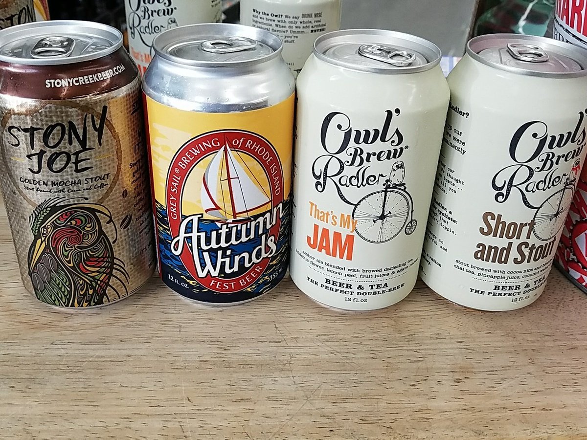 CoutoBob's tweet photo. Tasting @TheOwlsBrew That's My Jam / Short &amp; Stout, @GreySail Autumn Winds &amp; @StonyCreekBeer Stony Joe @ Teaticket Mkt. Falmouth https://t.co/CzIiLzdkYK