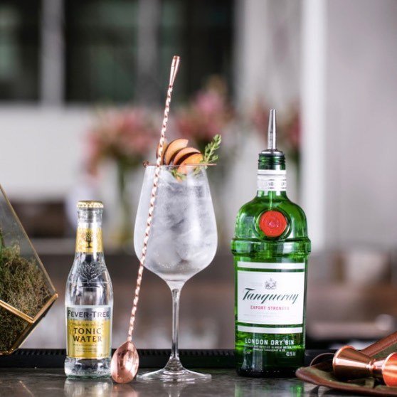 Boutiquepy's tweet photo. Hoy viernes! Y con la compra de cualquier botella de Gin te llevas de regalo tres botellitas de Fever-Tree. #bodeg… https://t.co/i81FAhEiQJ https://t.co/Bv3q2j7cBh