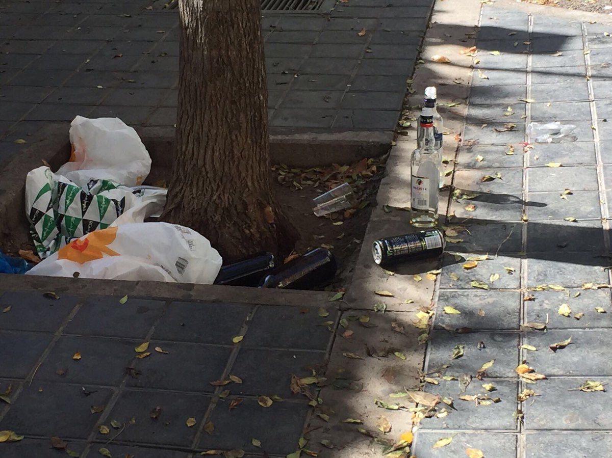 Mariola42's tweet photo. https://t.co/BvrzDUTCMM Aquí os dejo mis declaraciones de los problemas del botellón en la ciudad de Valencia. #FaltaDeInteres https://t.co/v67LCpVI6y
