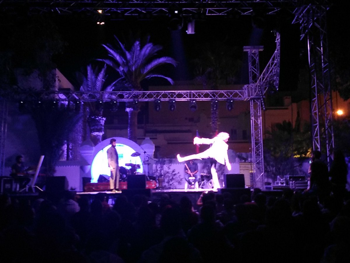 Forum_Jeunesse's tweet photo. Suivez le concert d'ouverture du @Forum_Jeunesse 2017 en direct de la Maison de #France à #Sfax sur Facebook https://t.co/t90cWuCvZC
#fj2017 https://t.co/C9pR2THR3b