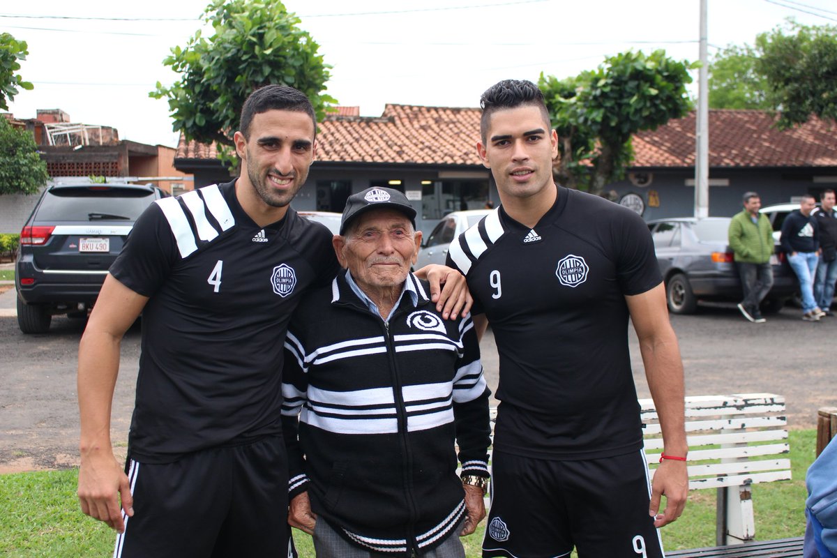 elClubOlimpia's tweet photo. Gracias Don Federico por venir hasta Asunción a visitarnos! Fue un placer recibirte en la Villa Olimpia! Olimpista de cuna ⚪⚫⚪ https://t.co/nVcTQy3i2v