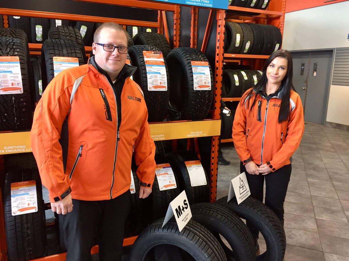dlittle21's tweet photo. So *pumped* I got to talk winter tires &amp; #7CSwitch with these two! Story + in-depth ❄️🚗 tips to come on @AMAcommunity https://t.co/ejltVprmY8