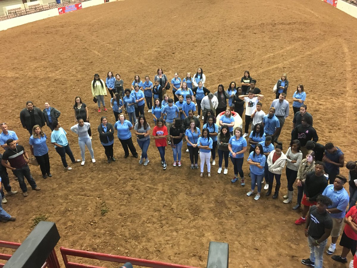 WacoChamber's tweet image. Almost 100 LEAD mentors &amp;amp; mentees enjoyed a behind the scenes tour of the @HeartOTexasFair yesterday! #GrowingLEADers #LEADprogram