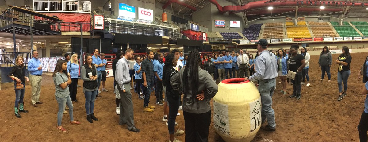 WacoChamber's tweet image. Almost 100 LEAD mentors &amp;amp; mentees enjoyed a behind the scenes tour of the @HeartOTexasFair yesterday! #GrowingLEADers #LEADprogram