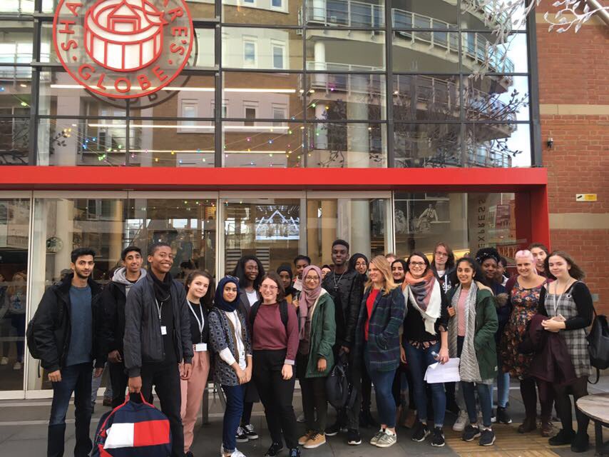 UoBSchool_Eng's tweet photo. We really enjoyed taking our students to see ‘King Lear’ at The Globe. Undoubtedly, they will “see better" now. #shakespearesglobe #kinglear https://t.co/cfQAH2R60d