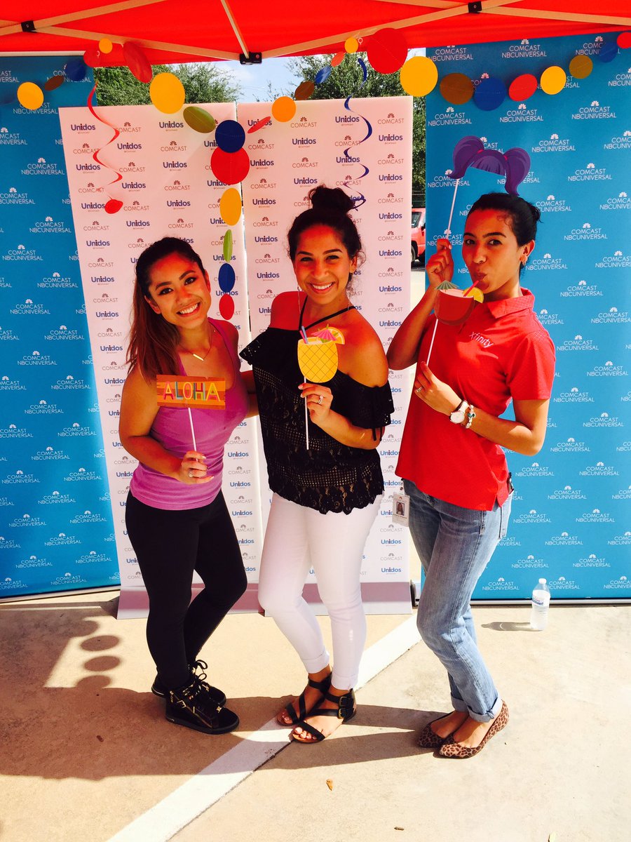 ComcastTexas's tweet photo. Our ERG, #Unidos is celebrating their 1 year Anniversary with our VP of Marketing and their new leader, David Salazar #ComcastStrong https://t.co/C2uNjRKLHV
