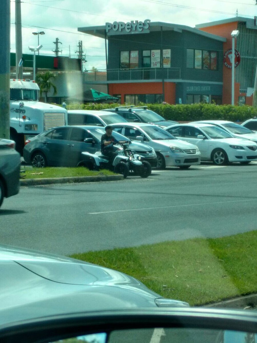 dparadigma's tweet photo. Menos espacio y menos gasolina. Coño despierta boricua 💪💪💪 https://t.co/SLlwUZrdP3