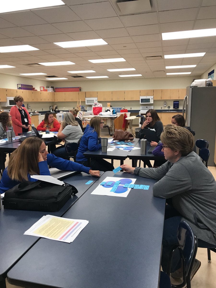 KChriste1's tweet photo. Overheard @ #bfuncon17: This is hurting my brain! Yes! Teachers are learning & stretching thinking. #haea #literacy https://t.co/IgtBZqSh4U