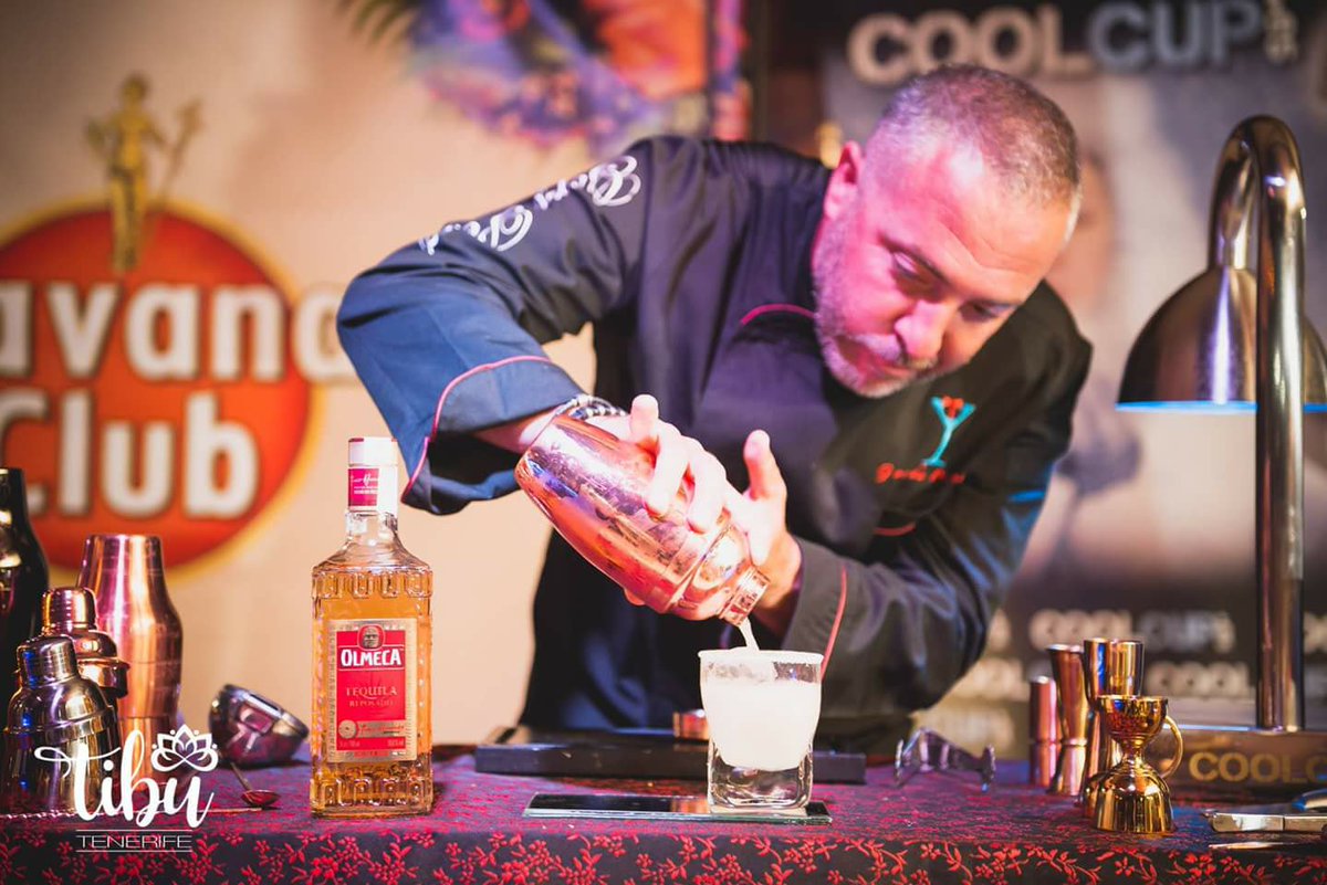 CoolCup_'s tweet photo. Gorka Perez Garcia en la Primera Jornada de Cocktails con profesionales, alumnos y aficionados en La Discoteca Tibu en #Tenerife https://t.co/HP7SgKZXjD