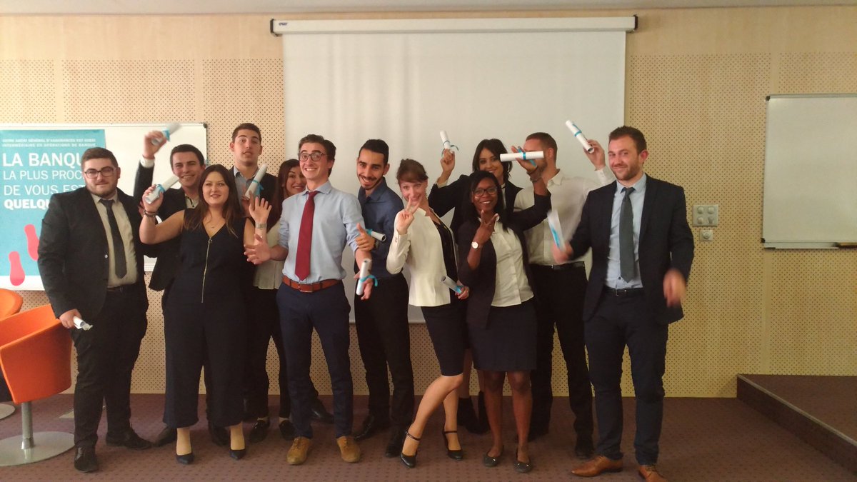 franckusll's tweet photo. @AXAFrance @axabanque #axasudest #perspectiveagences  Bravo à la promotion EWIN ... 🤗 https://t.co/u4TfruyuRF