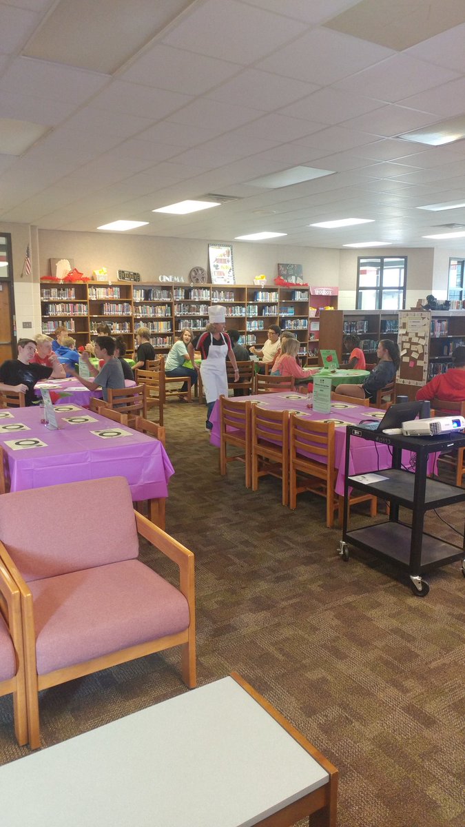 MrsMcCoy84's tweet photo. Which book will receive a rose @kjohnstoneteach @MadrasEagles @Madrasreadingea https://t.co/8pmxZGVaCi