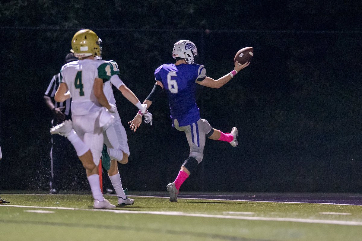 KRFootball17's tweet photo. Big game tonight against St. Francis. Homecoming!! Need everyone to show out. Black out @7:30 ⚫️⚫️🚀 https://t.co/OskAo7r6z9