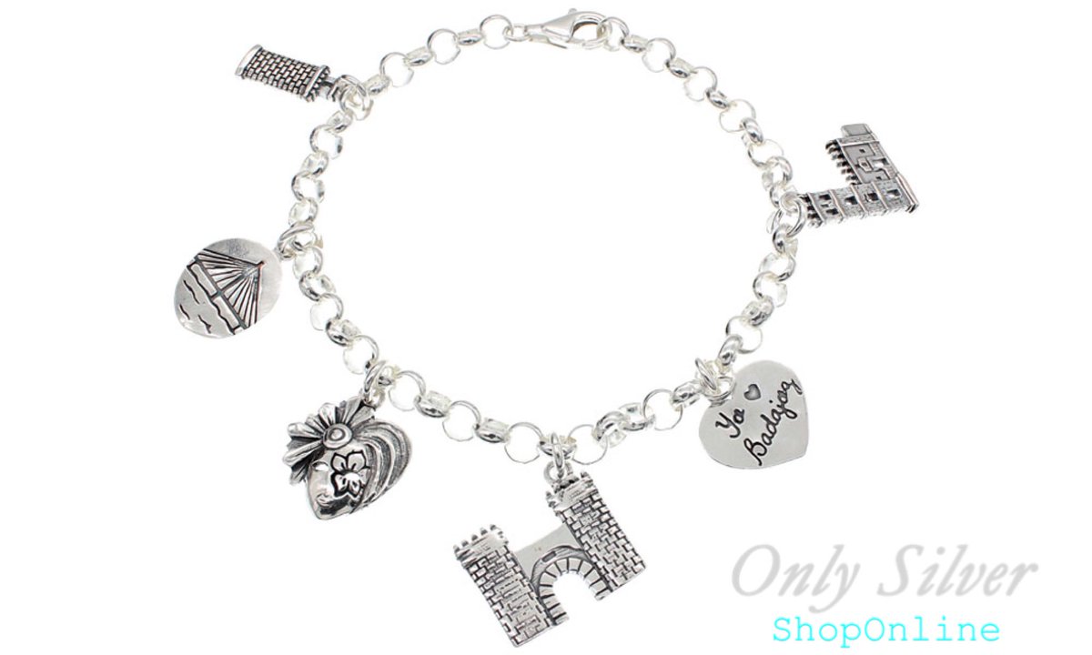 OnlySilverBdjz's tweet photo. Quieres una pulsera de plata personalizada de tu ciudad?La de Badajoz es preciosa #PuertaPalma#PuenteReal#Carnaval https://t.co/HbLlusm41v https://t.co/DGeODA5edK