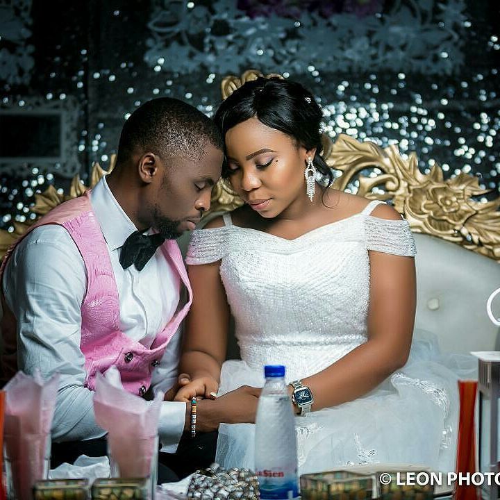 GidiWeddings's tweet photo. Couple that prays together, stays  together @brytespeaks  @cynthymatics  #2017bc
@leonphotographyng #phcwedding #nigeriawedding #gidiweddin… https://t.co/wcXLPRvgYB