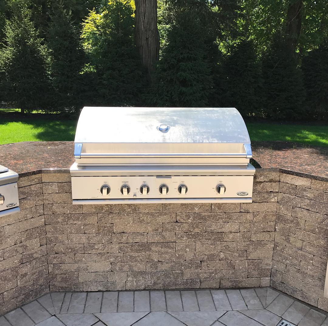 What a glorious grilling space in the great outdoors.
Credit: Curtos