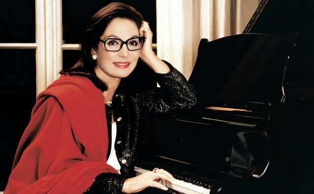 Happy Birthday liebe Nana Mouskouri! 