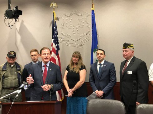 VSLRF's tweet image. .@SenBlumenthal meets with CT student veterans about #GIBill and how to protect student #vets @GiBillRights release: static1.squarespace.com/static/556718b…