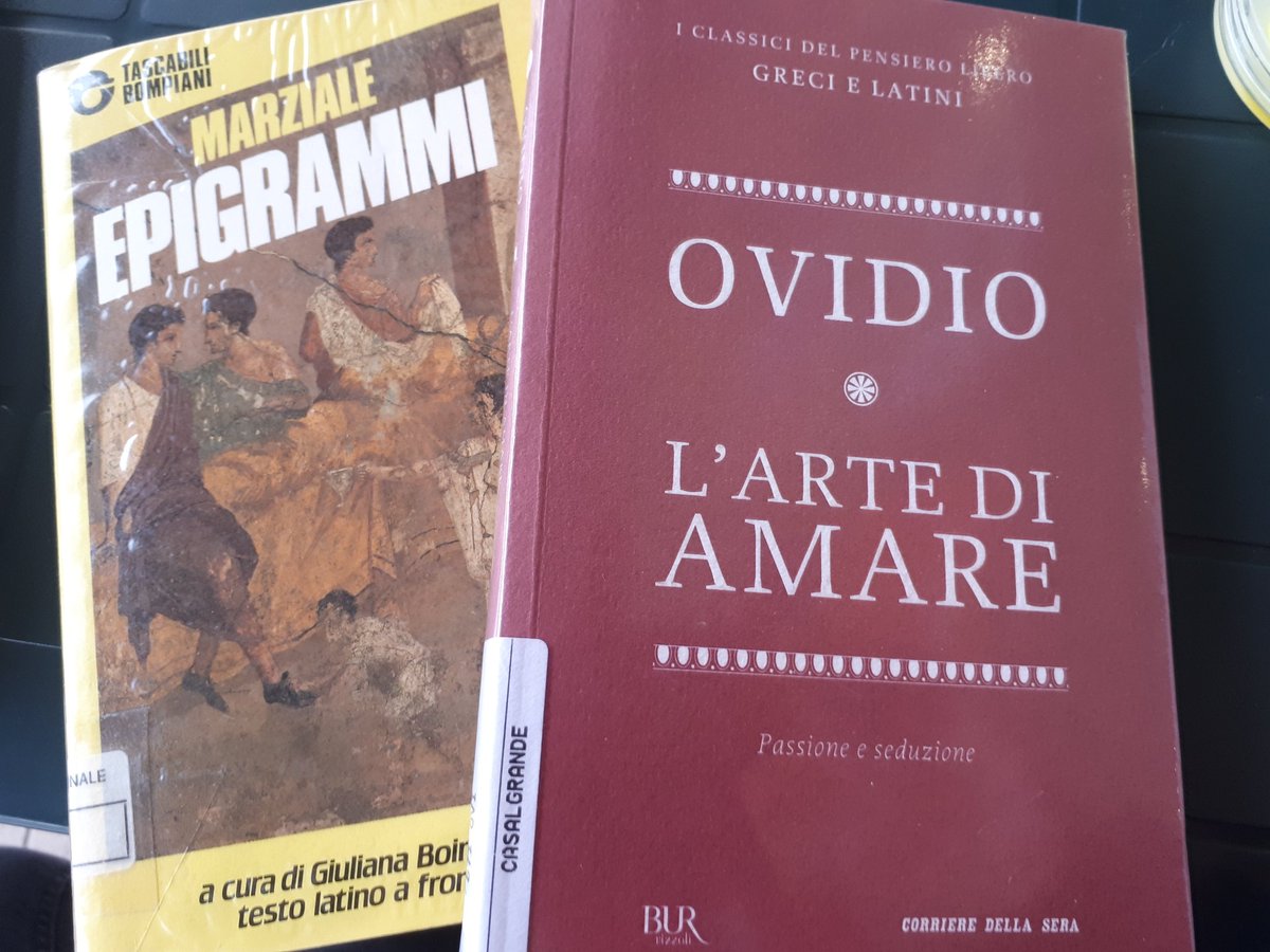 Kalimera75's tweet photo. Se sto leggendo questi libri è solo colpa tua @albertoangela 😊 https://t.co/tg5sWKKLsy