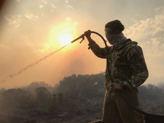 OverbergFPA's tweet photo. #BaardskeerdersbosFire 13/10/17 Head 1 flank contained still burning in mountain area #Hectic, good #landuser, @OverstrandMuni & @DismanOdm https://t.co/84JP80OV5x
