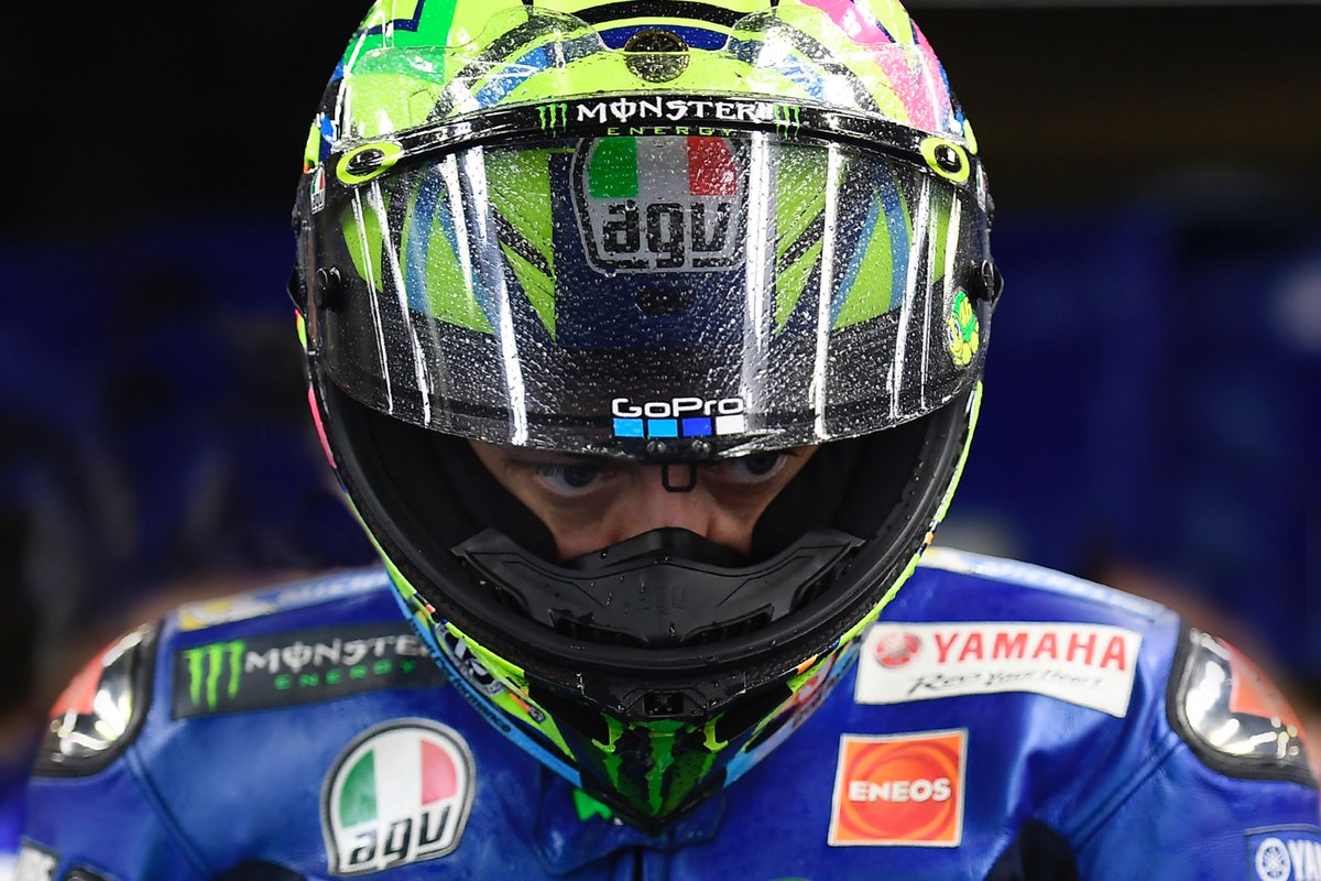 pvn85's tweet photo. Pronto e concentratissmo @ValeYellow46 
😍😊😘👓🌙✊💜🌞🍀
;)❤x()o(cc)(()) #IoStoConVale #VR46 #GPJP #ForzaAmore 
https://t.co/40xf6sG6gz