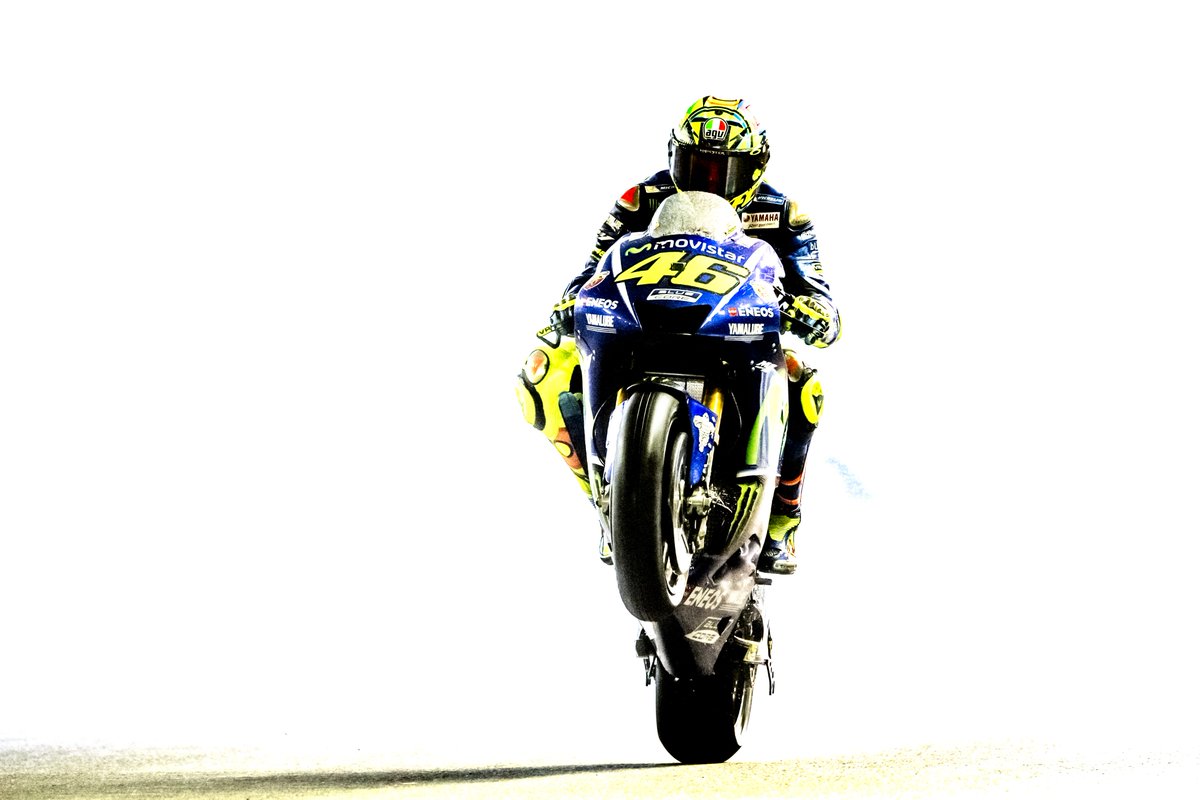 pvn85's tweet photo. Pronto e concentratissmo @ValeYellow46 
😍😊😘👓🌙✊💜🌞🍀
;)❤x()o(cc)(()) #IoStoConVale #VR46 #GPJP #ForzaAmore 
https://t.co/40xf6sG6gz