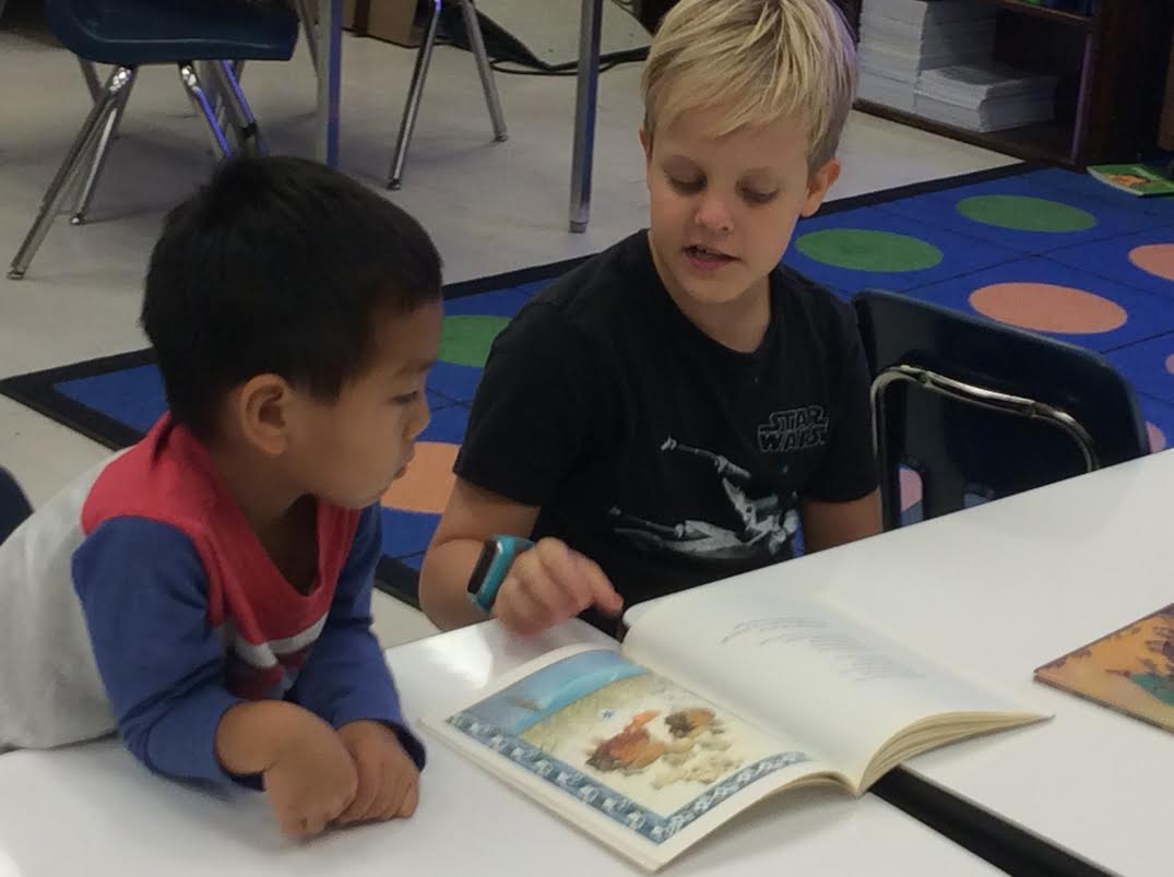 AShekelle's tweet photo. We love our reading buddies! #EstesProud @ellenroyer https://t.co/R2L7lRHEWk