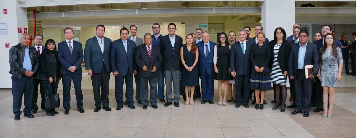 RaulDomgzRex's tweet photo. En representación de la Secretaria General, 1era Sesión Extraordinaria 2017 dl Consejo para el Desarrollo Metropolitano Del Valle de México https://t.co/TuOq3etbbZ