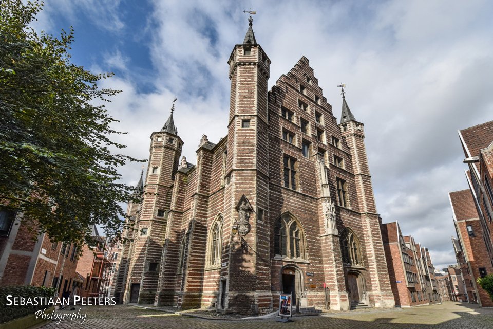 SebaPeeters's tweet photo. #historic buildings 'Vleeshuis' and 'Het Steen' in #Antwerpen - @Visit_ANTWERP @Stad_Antwerpen #photography https://t.co/LuUCxvcM7f