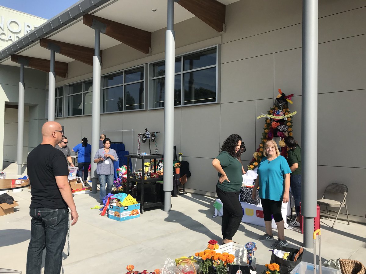 ElRanchoEF's tweet photo. @ElRanchoSchools teachers and principals setting up their #DiaDeLosMuertos altars. https://t.co/xuZhtQs6Yp