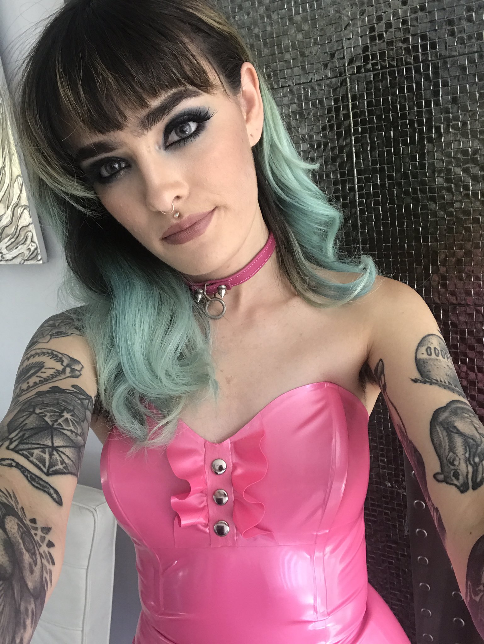 TW Pornstars - Holly Beth . Twitter. Peep this c rare pic of me almost