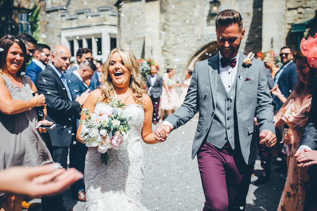 As promised a fun Only Fools &amp; Horses Themed Wedding! <a href="/tobylowe/">Toby Lowe</a> <a href="/AlvertonHotel/">The Alverton Hotel</a> ow.ly/ZcdI30fQXOZ