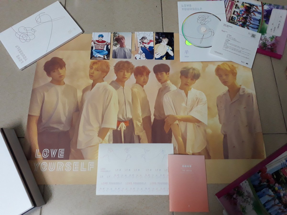 n_giao_d's tweet photo. After 2 months of waiting, it has finally come ๐ข๐ข๐ข #BTS #Album #LOVEYOURSELF_ๆฟ_Her #Oversion #Kookiecard https://t.co/HpZh4efhSz