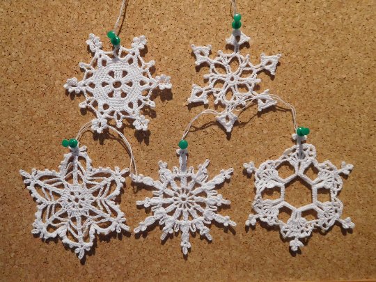 EdithThreadlove's tweet photo. Please RT: 20% sale is now on! Unique #ornaments for #Christmas in my shop and other #decorations https://t.co/PBE0GBBTXR  #etsy #snowflakes https://t.co/w6Gc4WtXi9