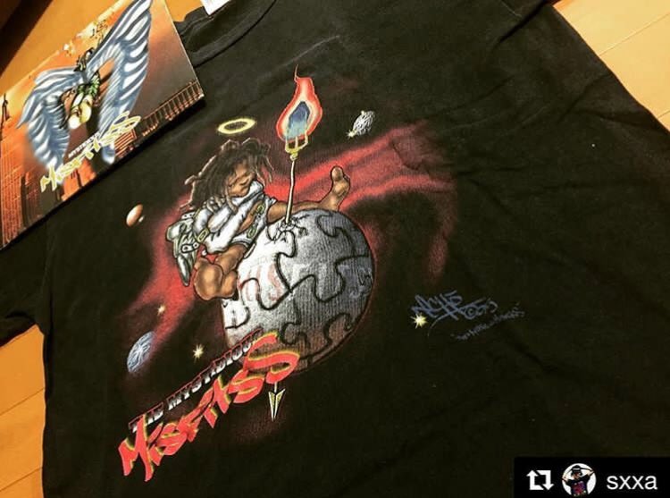 M_Misfitss's tweet photo. Rare Falling Angels on Earth T-shirt designed by @marcecko in 1994 for #IBE single. @RapTeesBook #MystidiousMisfitss #Awhodat https://t.co/oQU1c5xWuF