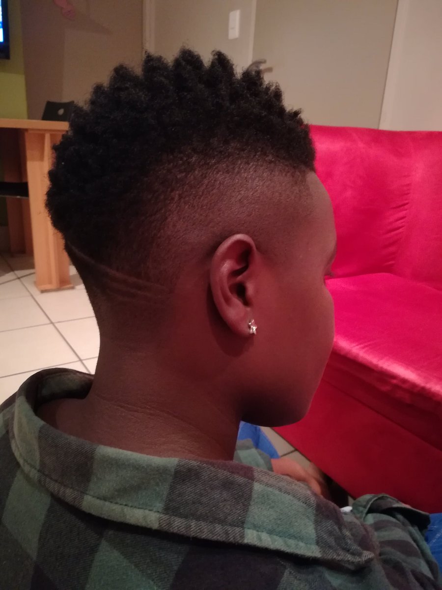 tshedza_light's tweet photo. So even though I didn't win the competition #ishave managed to plug me with a haircut. Thanks to @Teli_Mescudi https://t.co/DSzXrySths