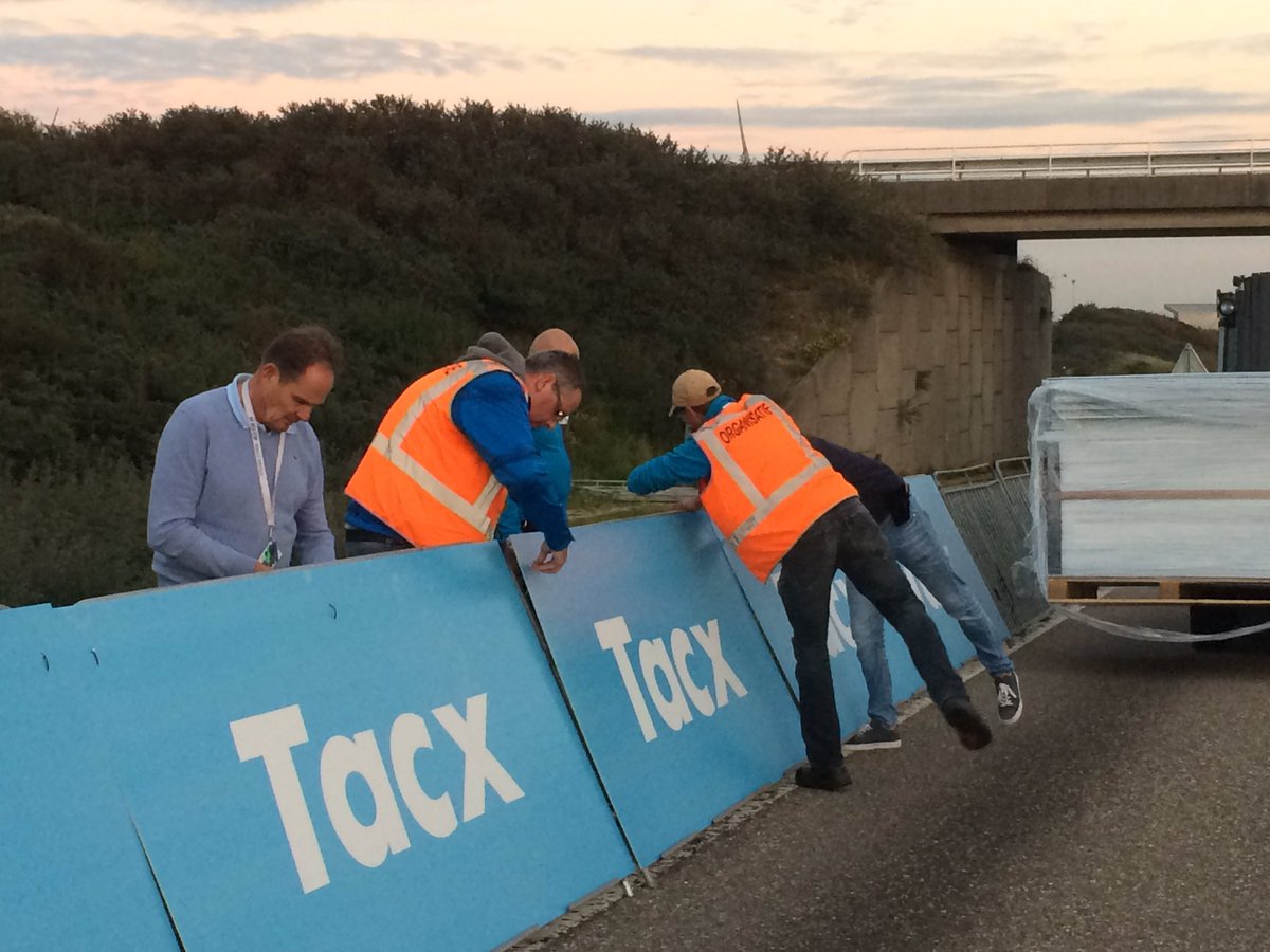 Bedankt mannen! RT <a href="/Marjolein9to9/">Marjolein Gernler 👩🏼‍💻</a>: Zonder vrijwilligers geen koers <a href="/tacxproclassic/">Tacx Pro Classic</a> #toppers