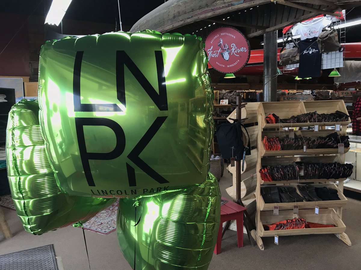 FrostRiver1910's tweet photo. Balloons π arrived! Getting set for Saturday's Neighborhood open house. C'mon over! #CraftingSomethingGreat in #LNPK https://t.co/rjSZKwxNlA https://t.co/d7OcE2Ufhg