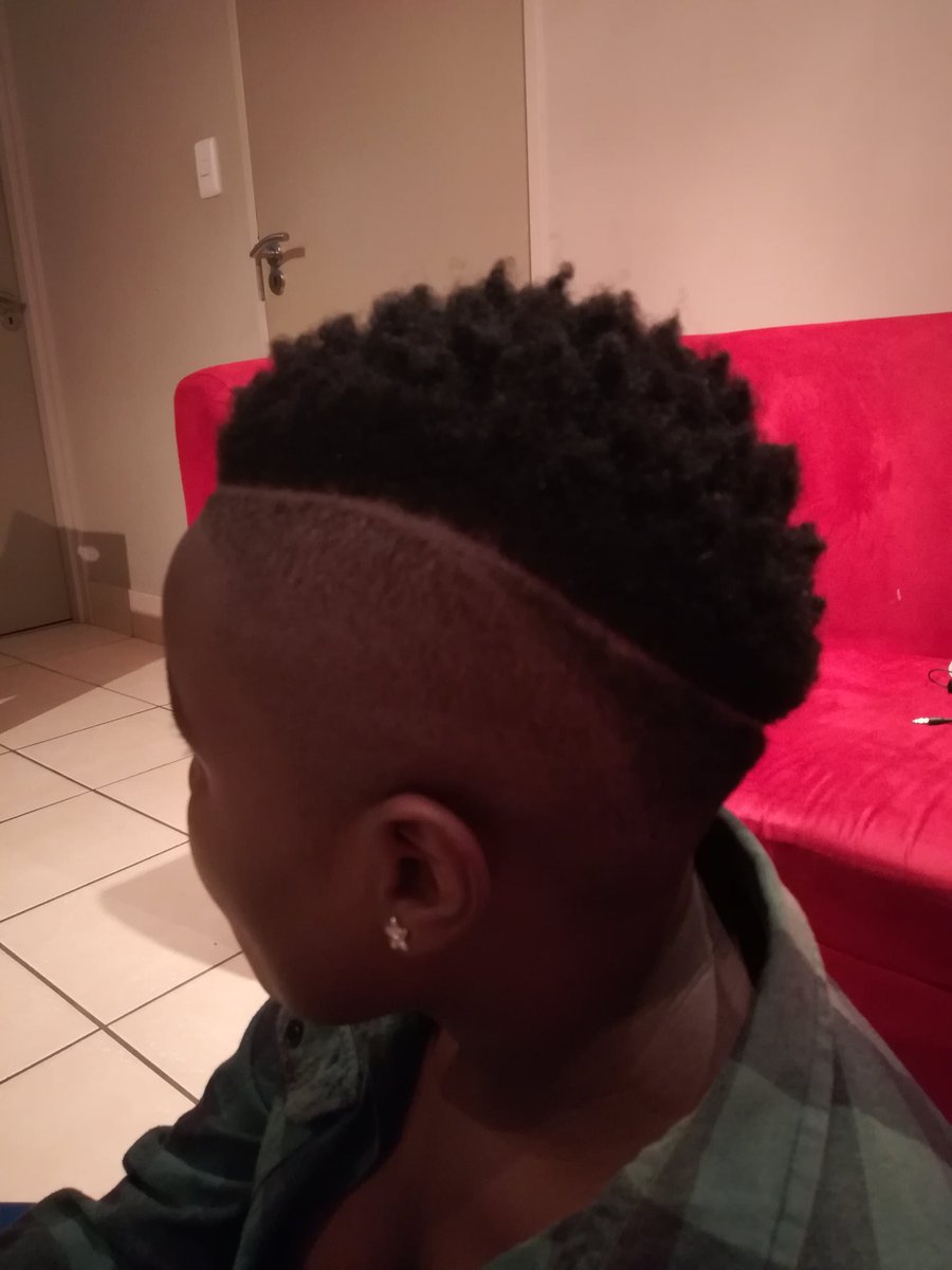 tshedza_light's tweet photo. So even though I didn't win the competition #ishave managed to plug me with a haircut. Thanks to @Teli_Mescudi https://t.co/DSzXrySths