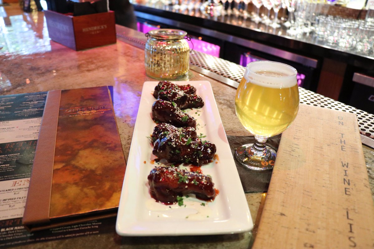 Onthethirty's tweet photo. It’s late and you want something that tastes great. No problem, we serve dinner until 12 AM daily! #OnTheThirty https://t.co/7slfC866Pr