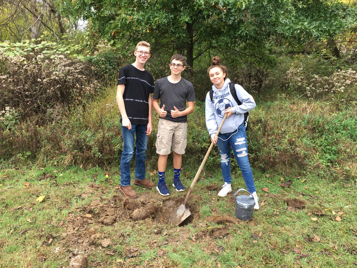 MattBaer8's tweet photo. 6th Period digging holes for their time capsules! #Room242 #HASDHS https://t.co/9CgkY3jk6d