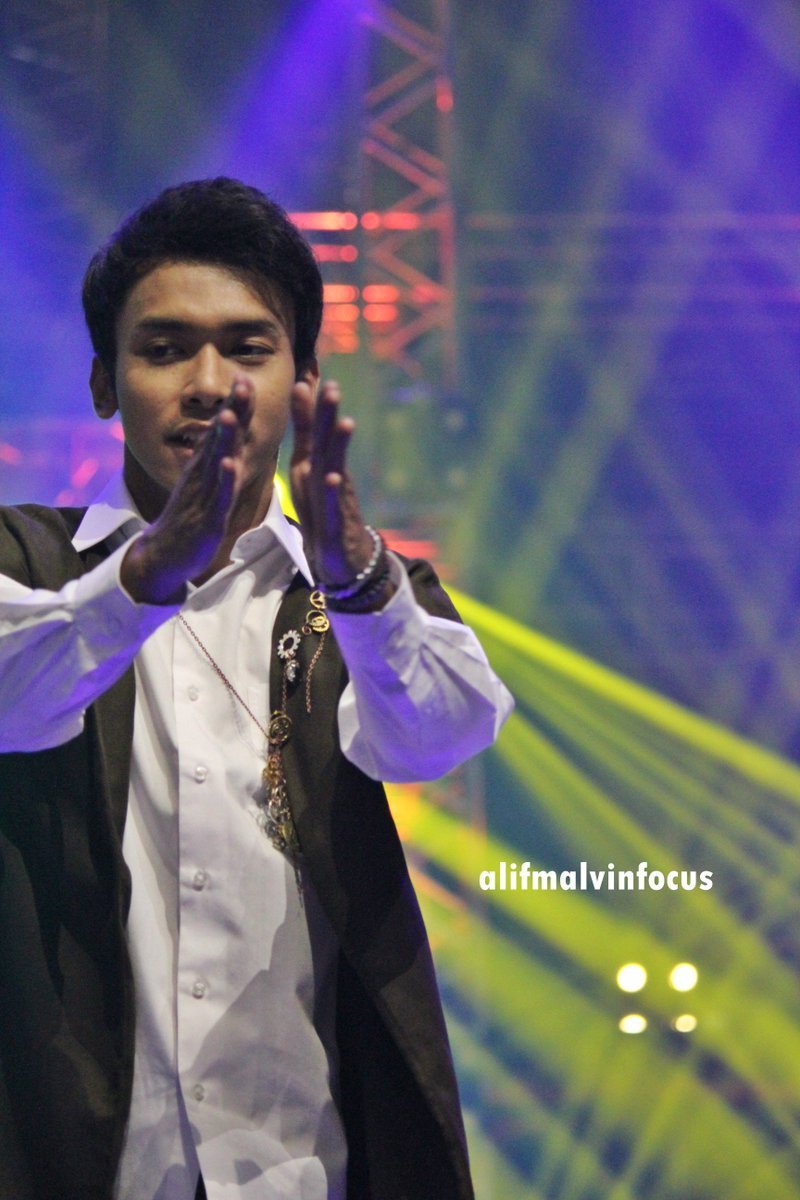 alifmalvinfocus's tweet photo. [HQ] 171011 #BFORCE #Alif at Amazing 15 @OfficialGTVID https://t.co/9iNLXlmvsb
