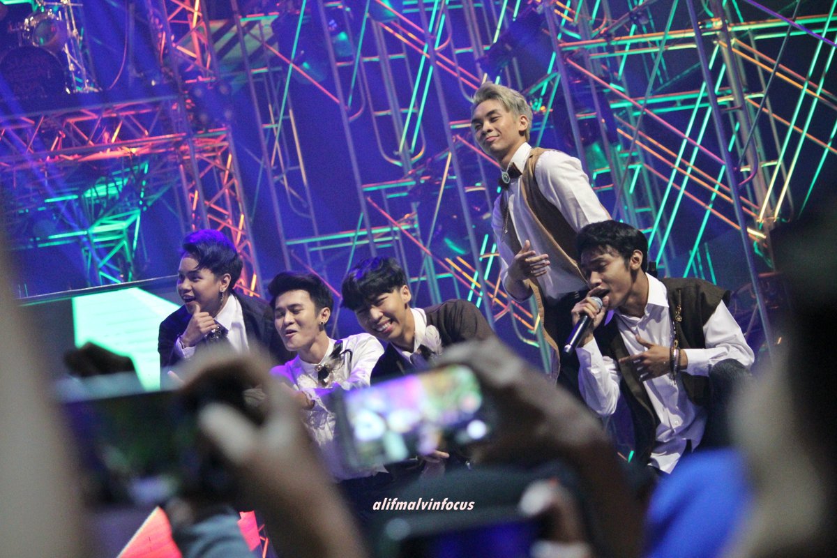 alifmalvinfocus's tweet photo. [HQ] 171011 #BFORCE at Amazing 15 @OfficialGTVID #Alif #Malvin #Ridwan #Bastian #Devin https://t.co/8H1MBnzmYs