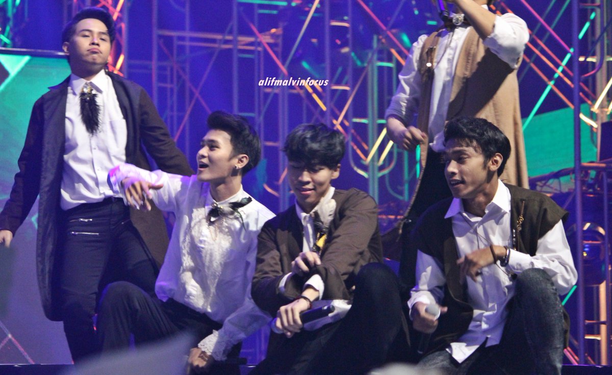 alifmalvinfocus's tweet photo. [HQ] 171011 #BFORCE at Amazing 15 @OfficialGTVID #Alif #Malvin #Ridwan #Bastian #Devin https://t.co/8H1MBnzmYs