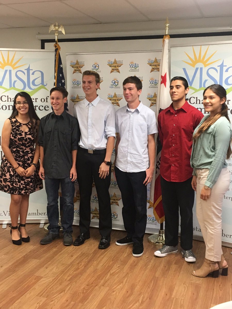 MrsAyalaMath's tweet photo. I'm so proud of you, Elizabeth. Congratulations to all of this month's Rising Stars! #vistachamberofcommerce #missionvista #RisingStar https://t.co/rySpWcjQKu