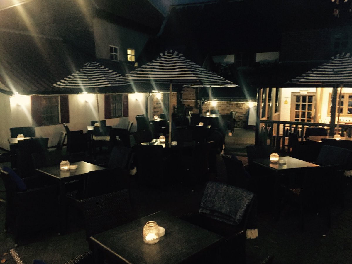 chris18880840's tweet photo. A mild October night @zinizbawtry in the courtyard. Join us on the outside bar for a few drinks https://t.co/SNlbqxYX3h