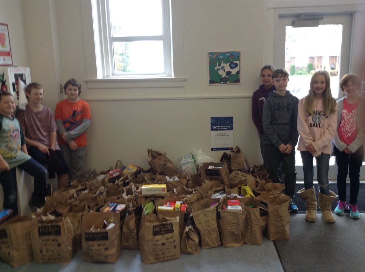 @tldsblearns #driveawayhunger #woodvillefoodbank thank you Michelle Torrey #wolfpack