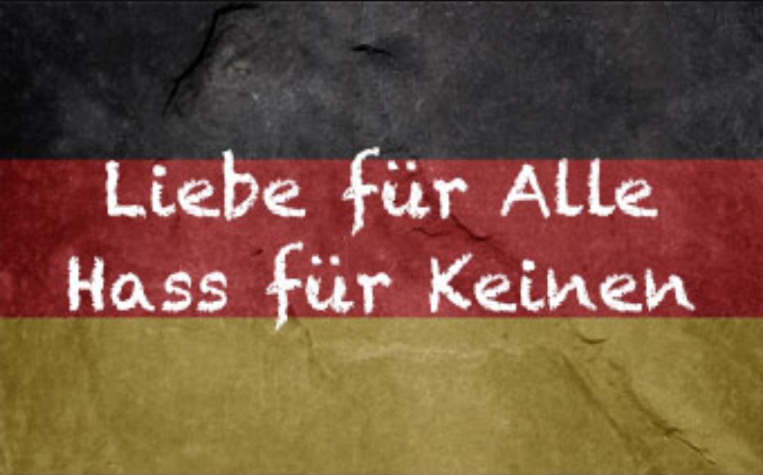Mahir1786's tweet photo. "Liebe für Alle Hass für keinen" #MuslimefürDeutschland https://t.co/h9ynU9Ze38