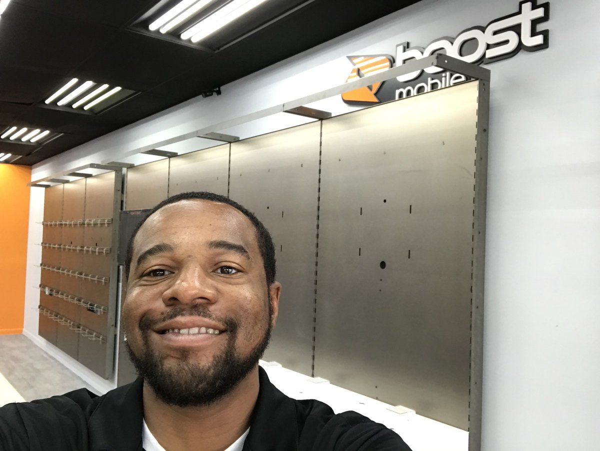 elterevanspg's tweet image. PBR Cell Phone Bazaar Re-Model In Progress here in #HTWN...Go Normandy👊 @johnfisbeck @JustinCapers #Striving4Greatness