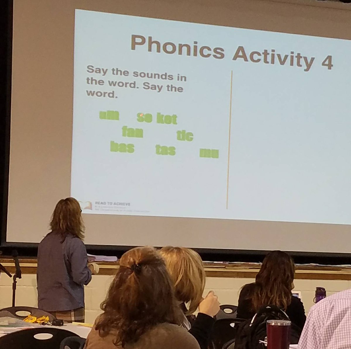 literacylady10's tweet photo. Laying a foundation for Reading with NCDPI Literacy Consultant @BelcastrRebecca!  @taperkin #readingisfundamental https://t.co/e5yJ6g1Sfa