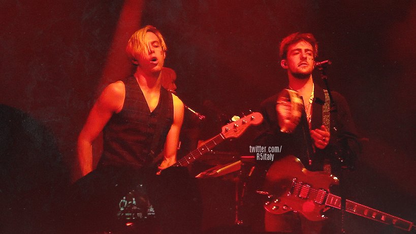 R5italy's tweet photo. #NewAddictionsTour #Milan 🇮🇹
@officialR5 @rikerR5 @rockyR5 
(do not repost without credits) https://t.co/vHv6y6Wj3X